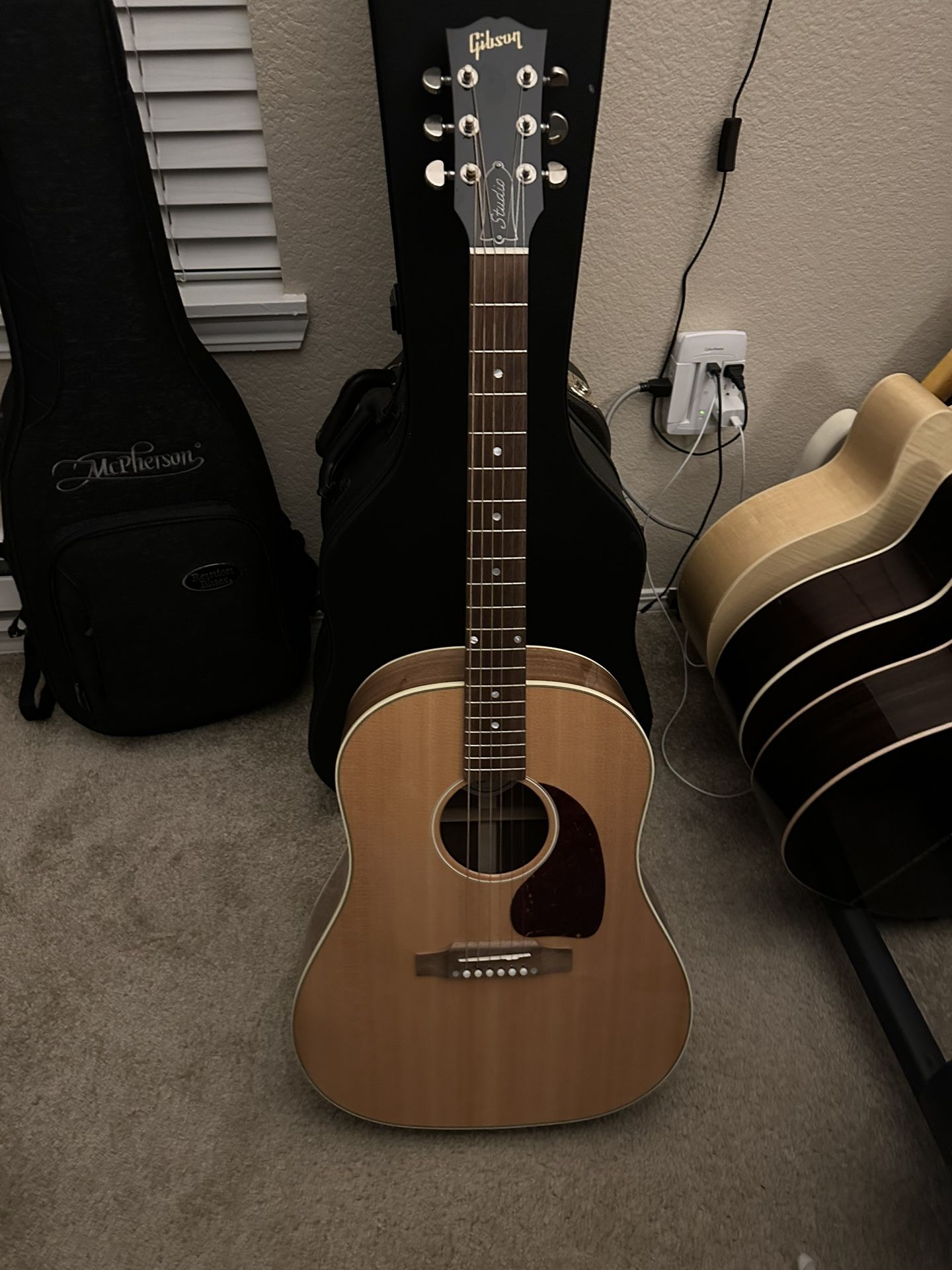 Gibson J-45 Studio Walnut