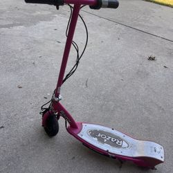 🚨Razor E100 Electric Scooter