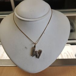 10k Gold Necklace With Diamonds Pendant 6.4 Grams 18long If You Are Interested Ask For Maribel Thank 😊 