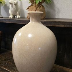 Crackle Glazed Porcelain Egg Shape Vase