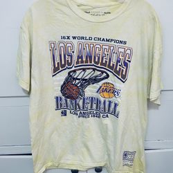 Los Angeles Lakers Men’s Size XL Shirt 