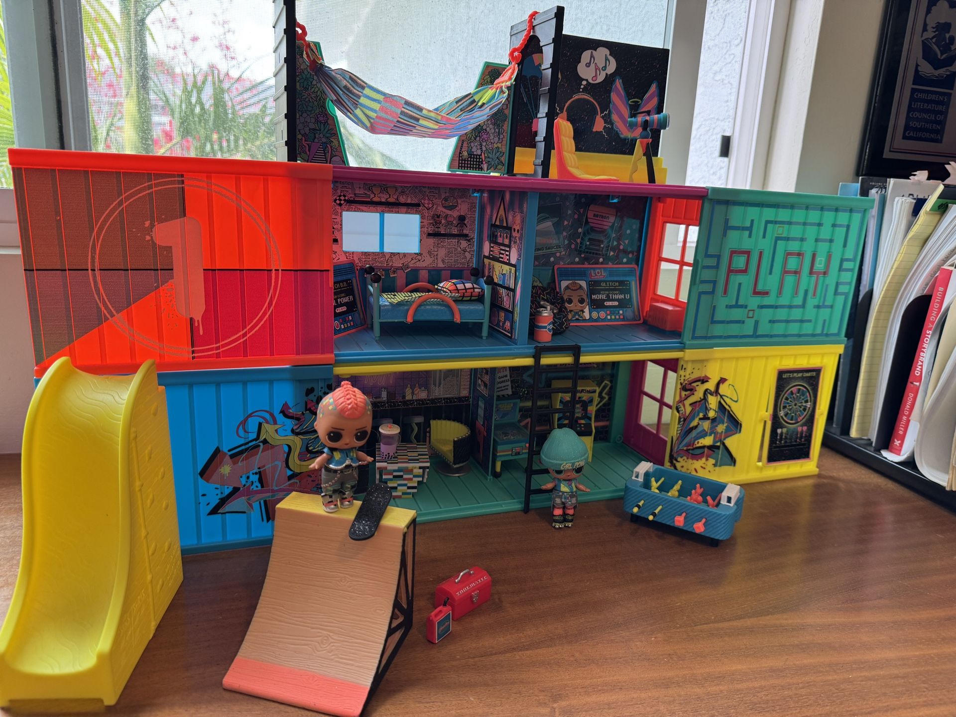 LOL Surprise Clubhouse Playset Skatepark Excellent