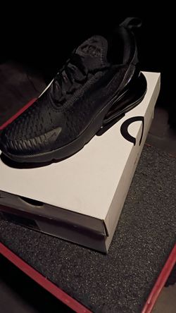 Nike Air Max 270 Triple Black Sneakers