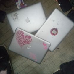 3 Apple Macbooks