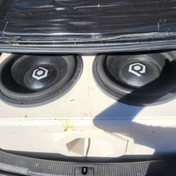 4 Piece Subwoofer kit.  2 Subs 1 Amp 1 Dual Ported Box