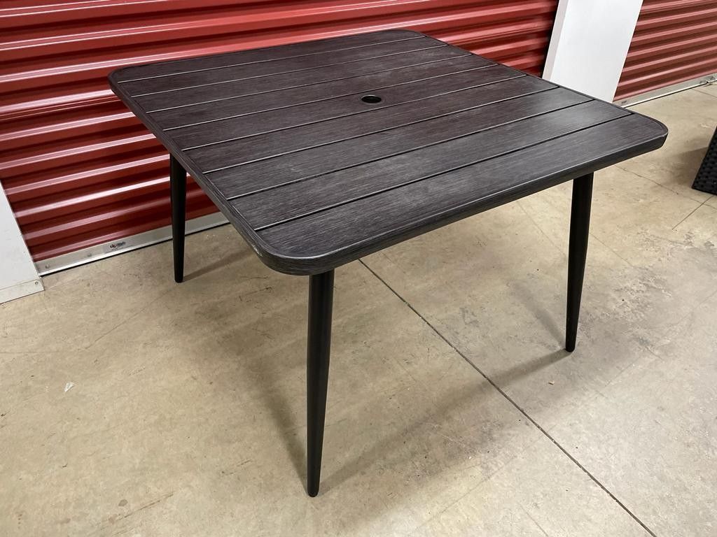 Patio Outdoor Table 42 in