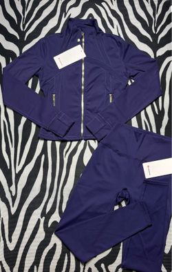 Cropped Navy And Gold Lululemon