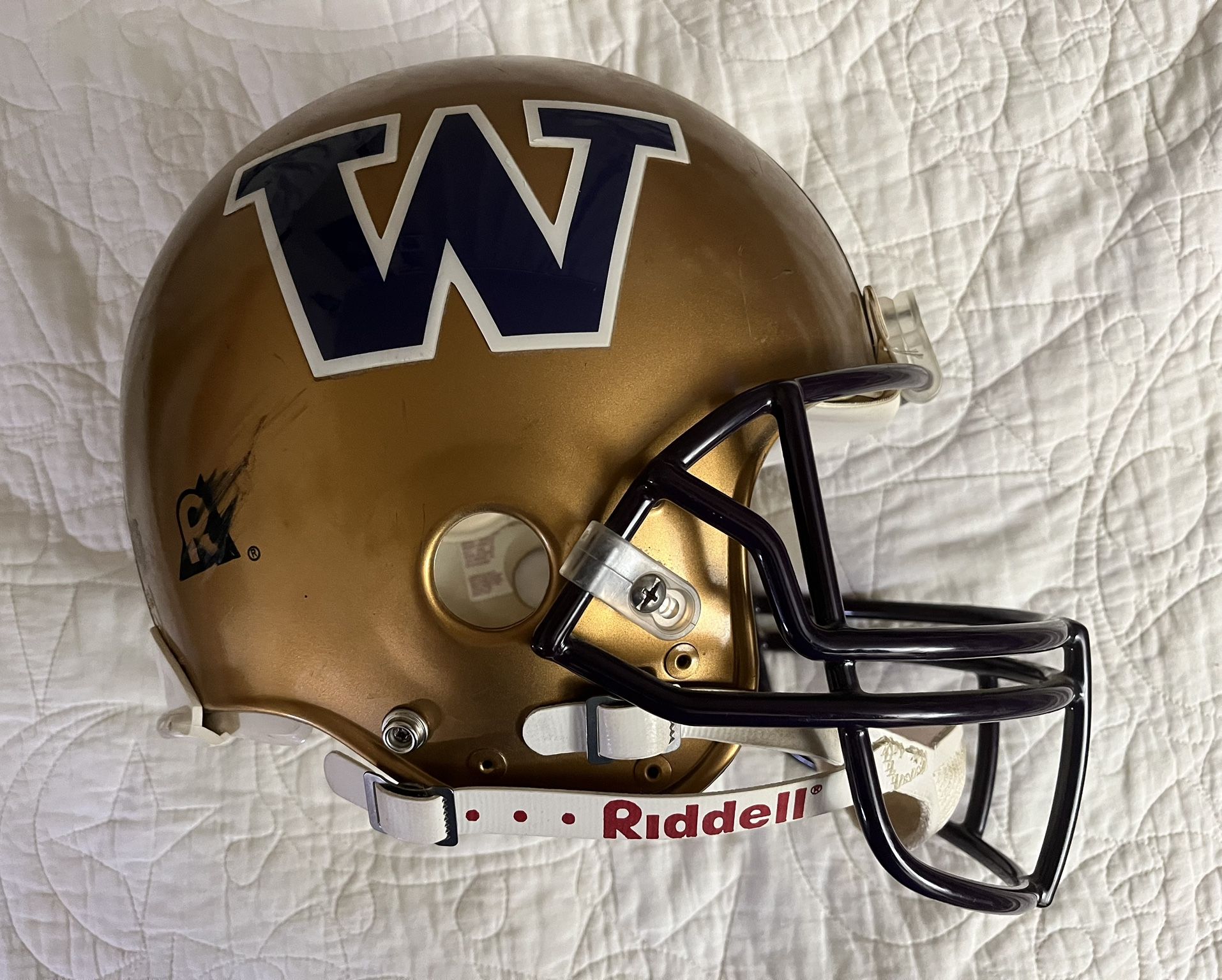 Washington Huskies Game Used Football Helmet