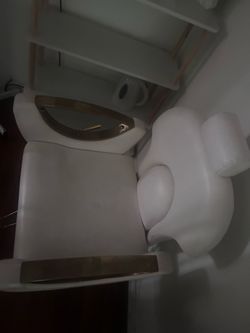 Salon Styling Chair White Leather