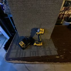 Dewalt 20 V 3/8 impact wrench kit