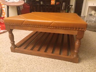 🪑 Brown Ottoman Bench