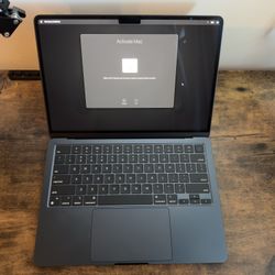 MacBook Air M2 2022 | Midnight | Like New | Box + Charger Included