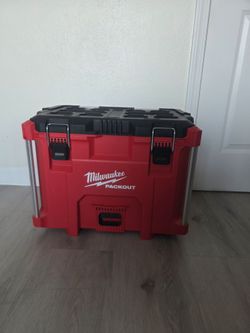Milwaukee PACKOUT 22 in.