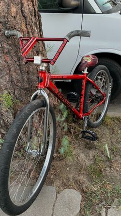 Throne Red Coraline 29er Bike