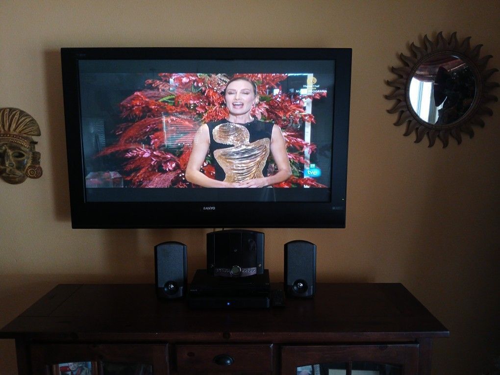 SANYO TV 55" INCHES