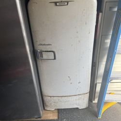 Crosley Shelvator Antique Refrigerator 