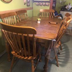 Dinning Table And Chairs 