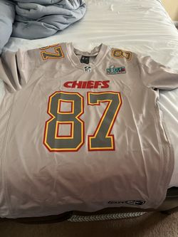 17 HANSON Charlestown CHIEFS Hockey Jersey for Sale in Las Vegas, NV -  OfferUp