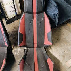 2016 Polaris Slingshot seats