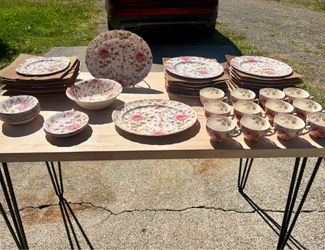 Vintage Johnson Brothers Rose Chintz 44 piece set