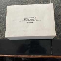 Vintage Spalding Questor golf balls.