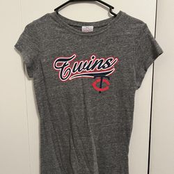 Women’s Twins Shirt (medium)