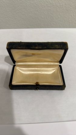 Vintage Leather Ring Box