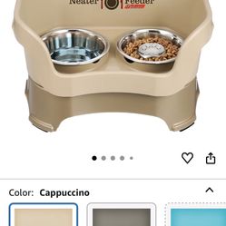 LIKE NEW Neater Feeder (Raised Pet Bowls with Built-in Water Collecting Basin)