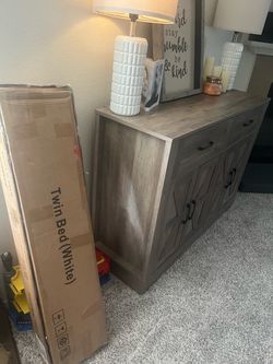 White twin metal bed frame