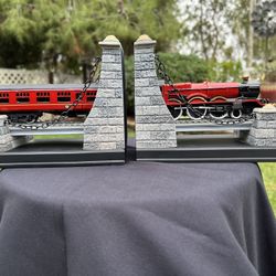 Harry Potter Hogwarts Express Book Ends Set Of 2  Noble Collection