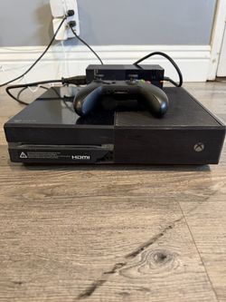 Xbox One Console + Working Wireless Controller, FOR PARTS OR REPAIR
