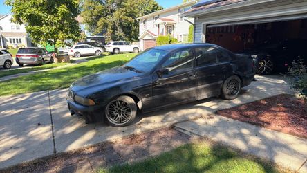 BMW 540i E39 Black Sedan