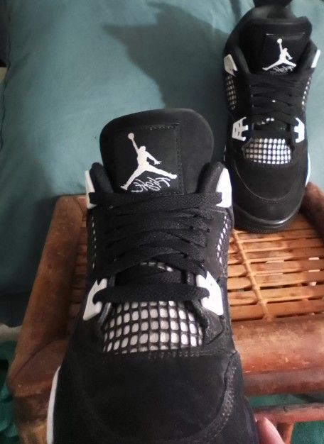 Jordan Retro 4 (Men: 5½ Or Women: 7)