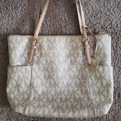 Michael Kors Jet set Signature Tote Bag