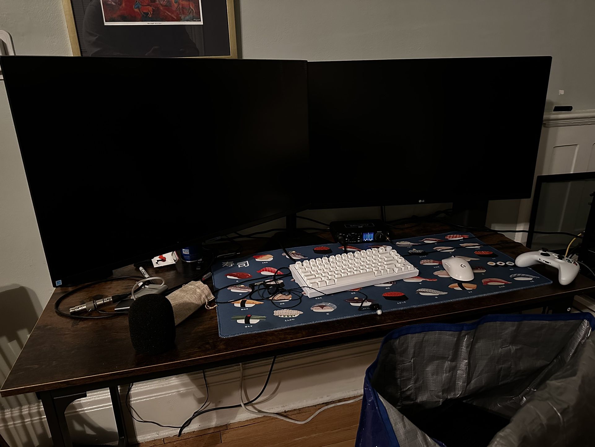 2 32” monitors