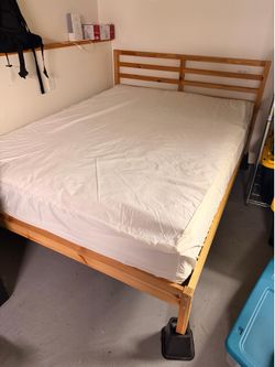 Leesa queen size mattress with IKEA Luroy bed frame