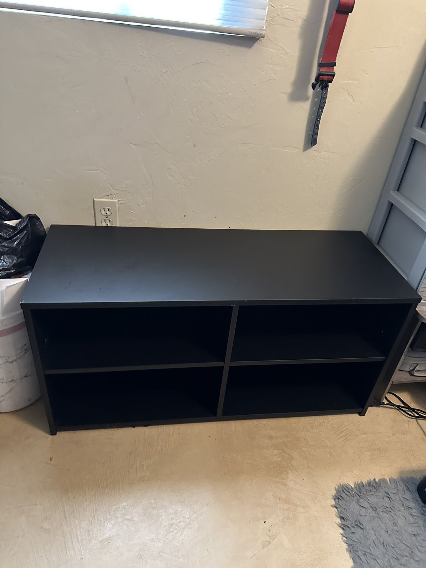 Table / TV Stand