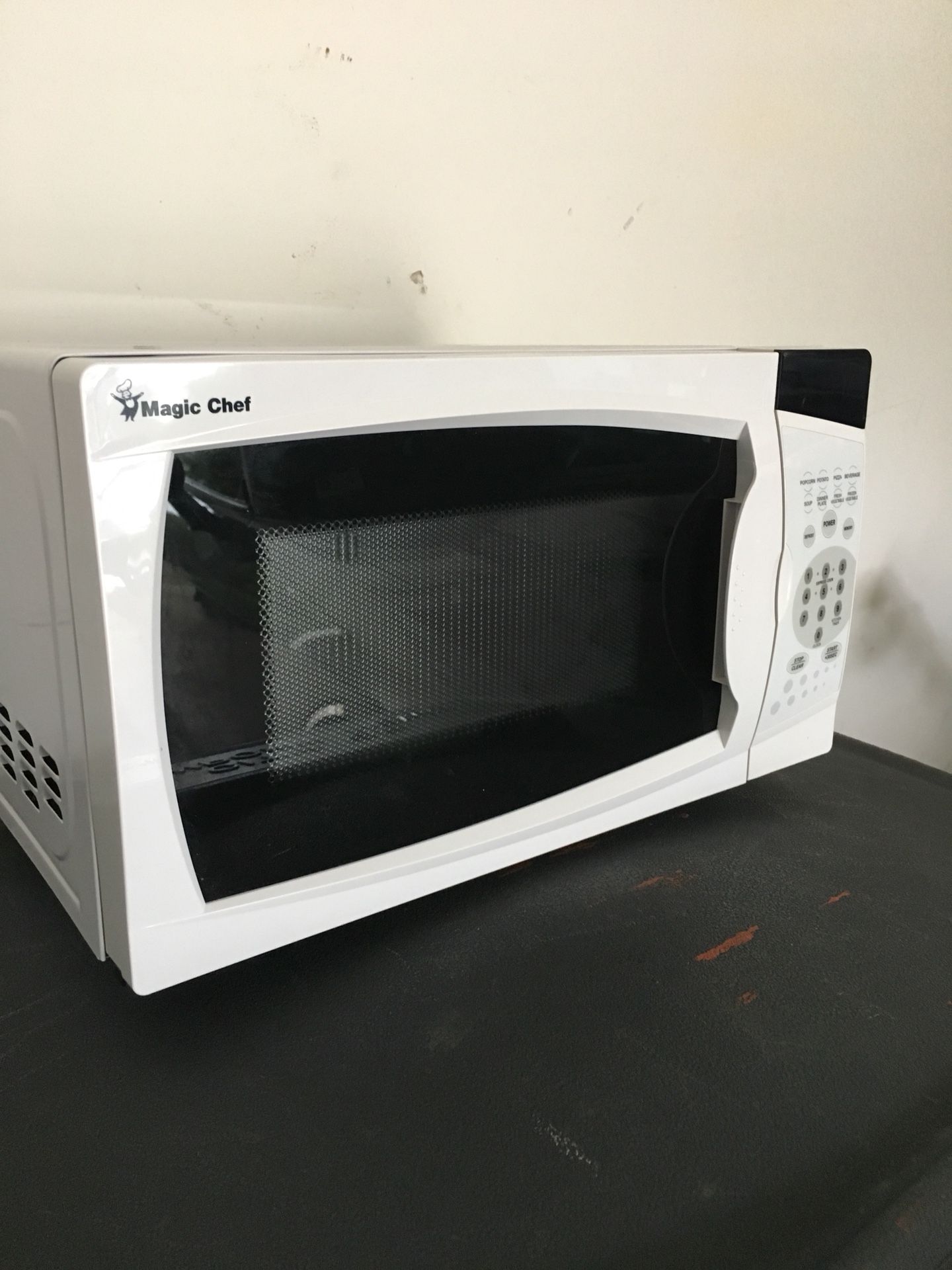 Magic Chef Microwave Oven