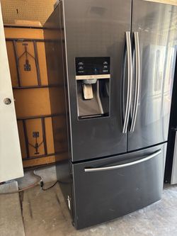 Fridges for sale are Plugged in free Deliver