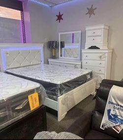 GORGEOUS, STURDY Bedroom Set at an AMAZING PRICE!