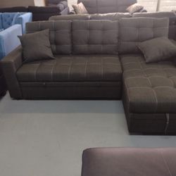 Sectional W/ Pull Out Bed & Storage