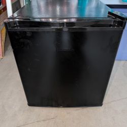 MINI REFRIGERATOR $40