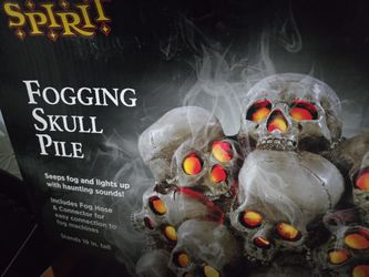 Fogging Skull Pile spirit halloween