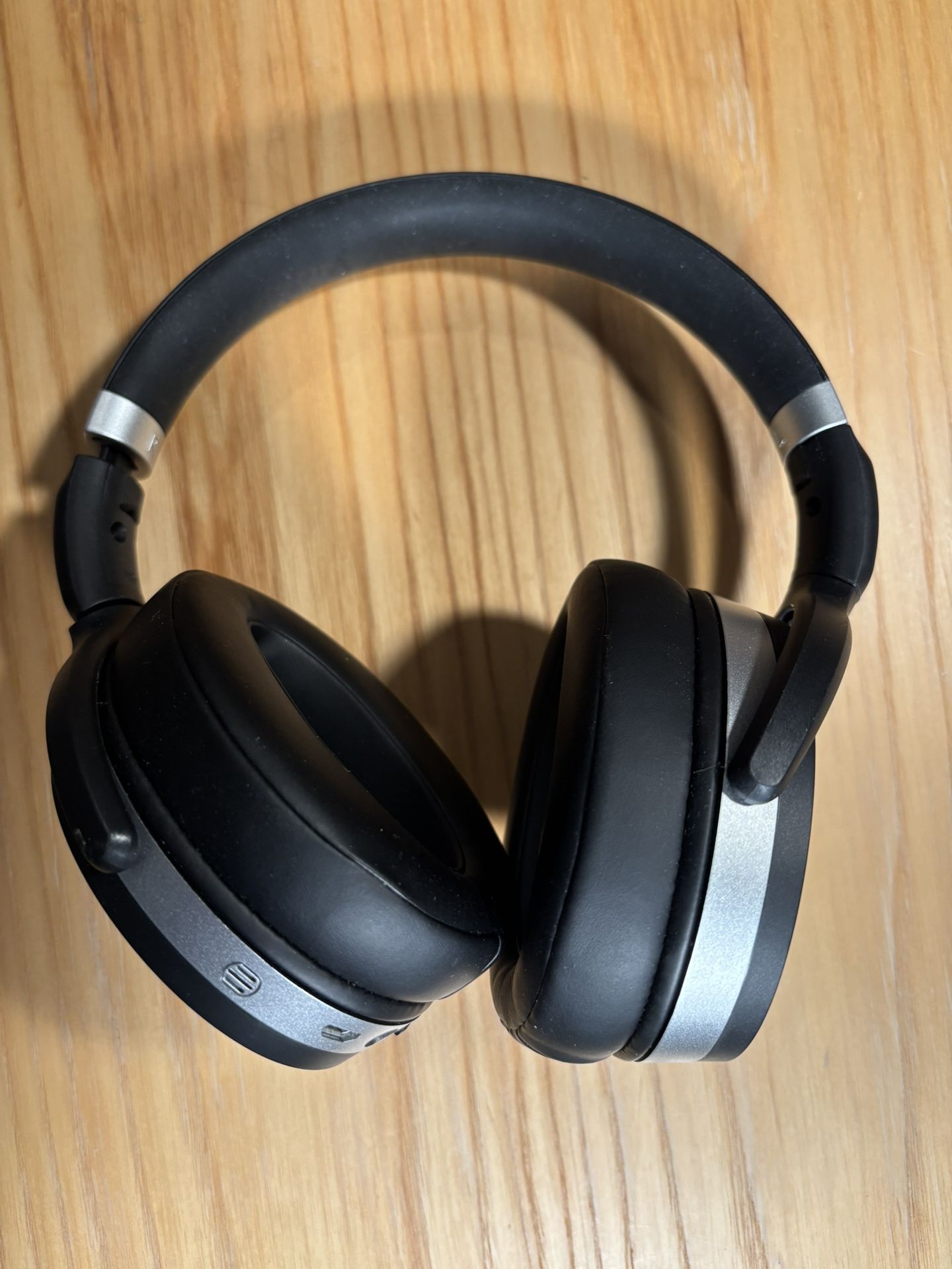 Sennheiser’s HD 4.50BTNC Bluetooth headphones