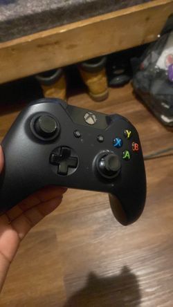 bkack xbox controller