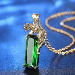 Gold Tone Leppard Green Colored Necklace 