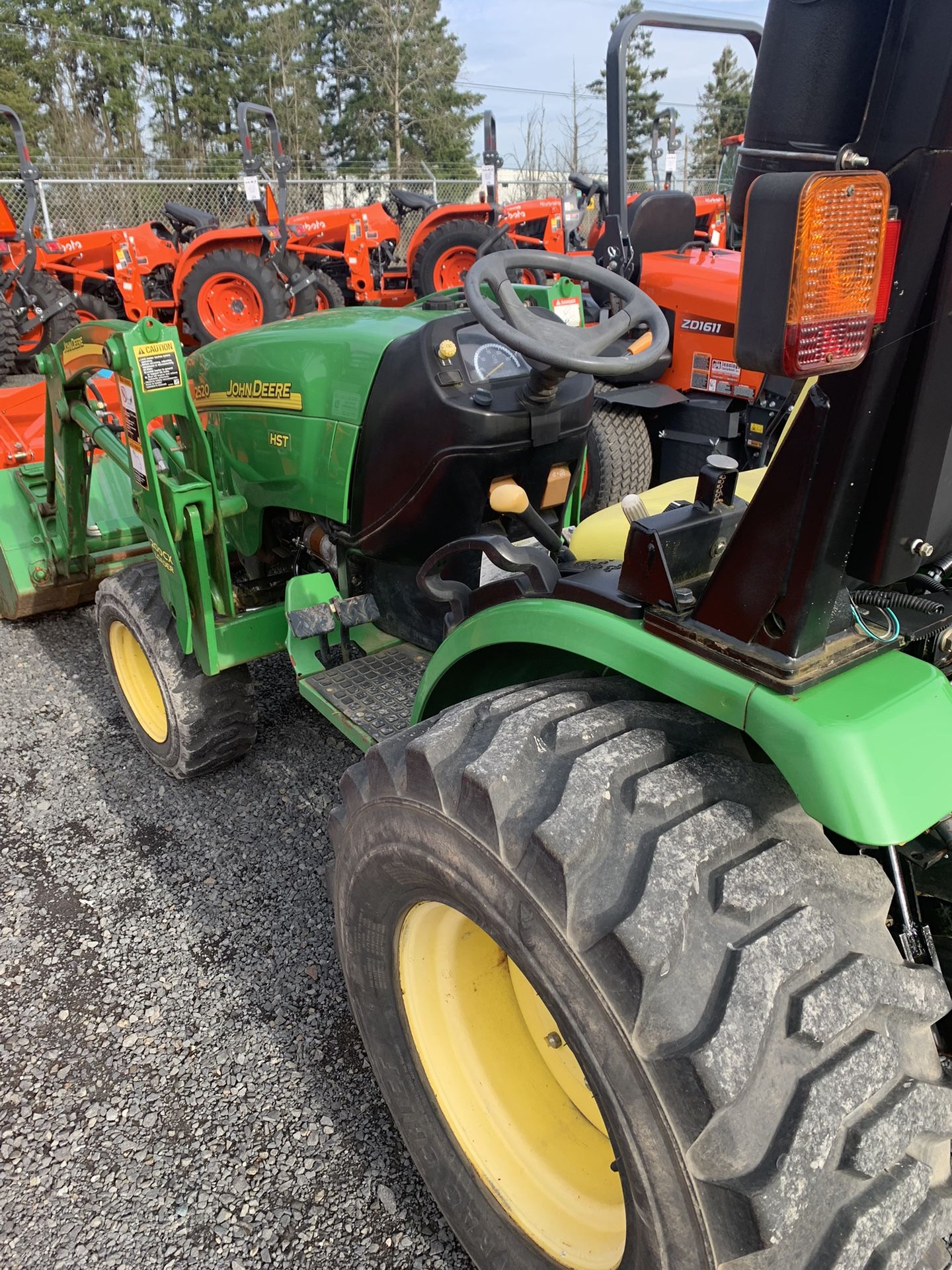 2009 John Deere 2025 Tractor