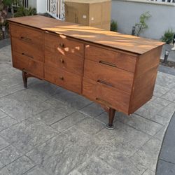 Midcentury Vega By morris 9 Drawer Dresser 