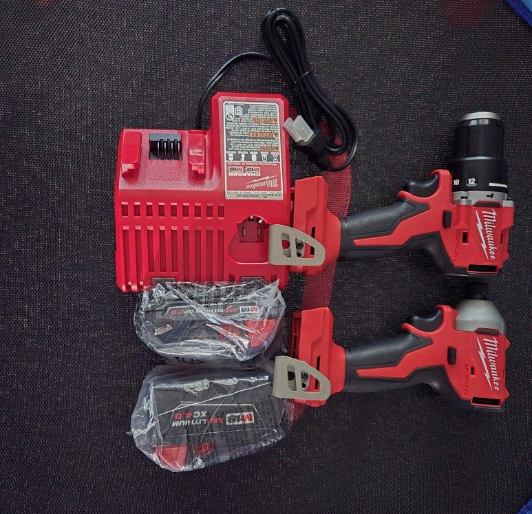 M18 18V Lithium-Ion Brushless Cordless Compact Drill/Impact Combo Kit (2-Tool) w/(2) 2.0 Ah Batteries w/4.0 Ah Battery