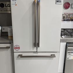LG STUDIO 26.5 cu. ft. Counter-Depth French Door Refrigerator – NEW – DELIVERY AVAILABLE